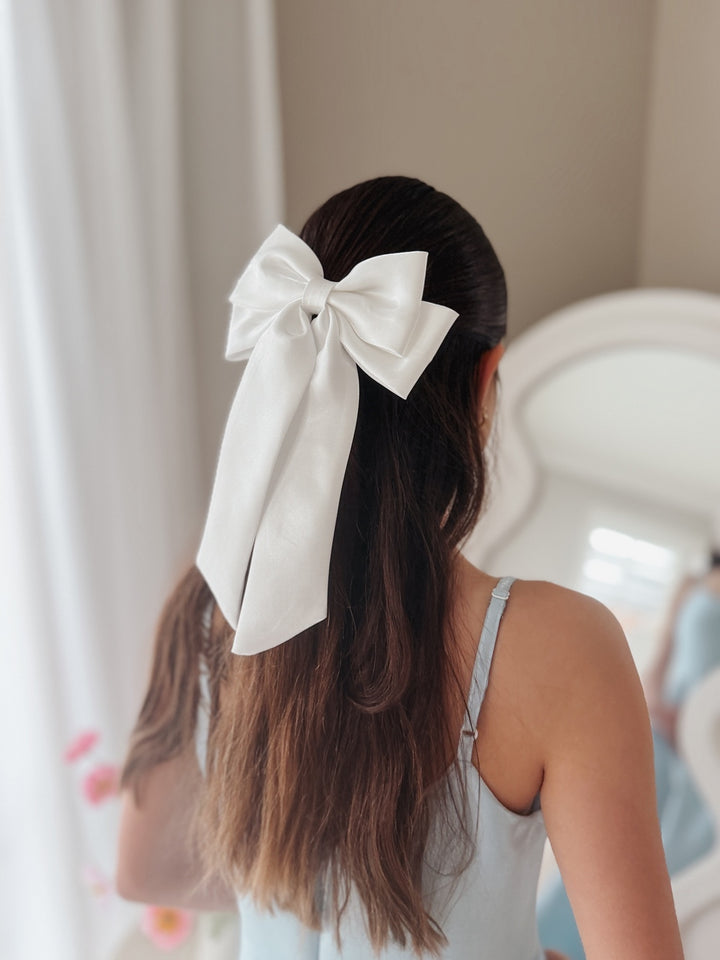 Amelie white satin bow for girls