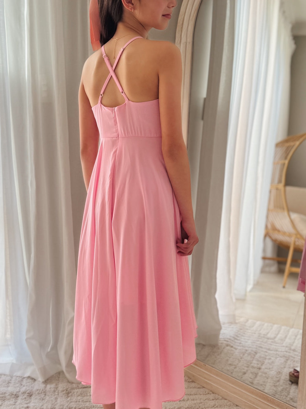Anna dress in pink with open back and adjustable straps