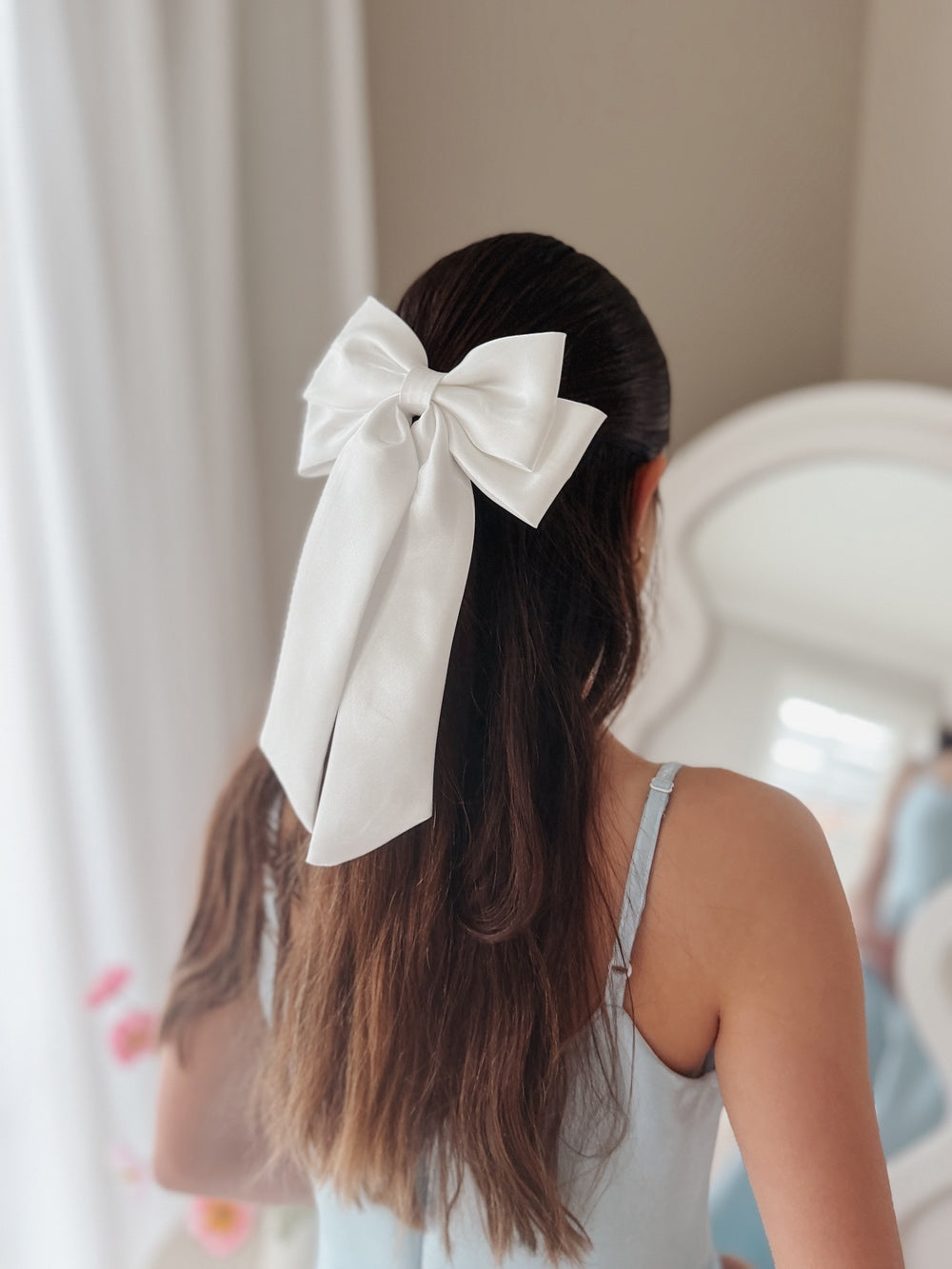 Amelie white satin bow for girls