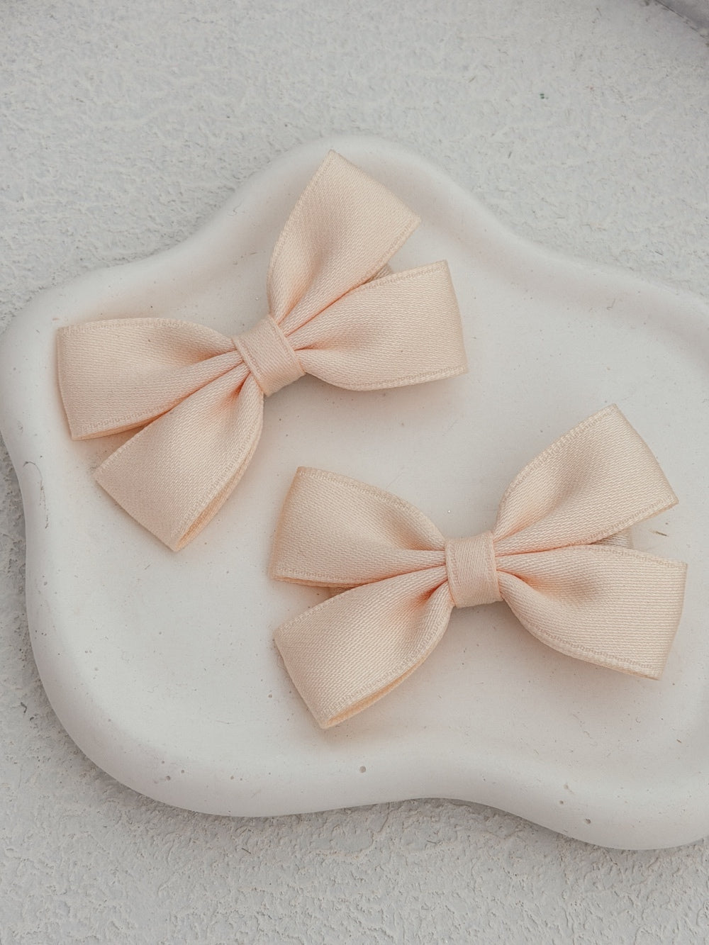Girls champagne hair accessories for dresses