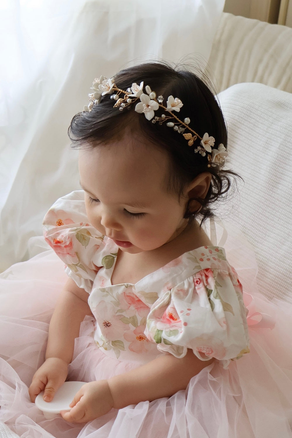 Porcelain flower pearl girls headband rose gold detail