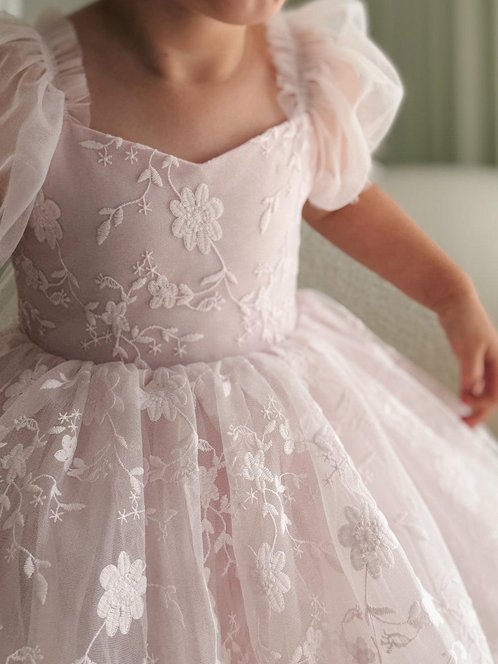 embroidered lace dress in light pink