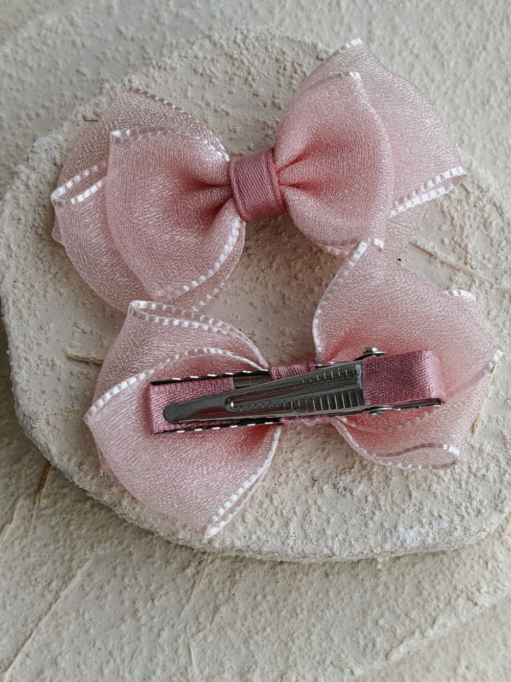 Mini tulle bows for pigtail hairstyles