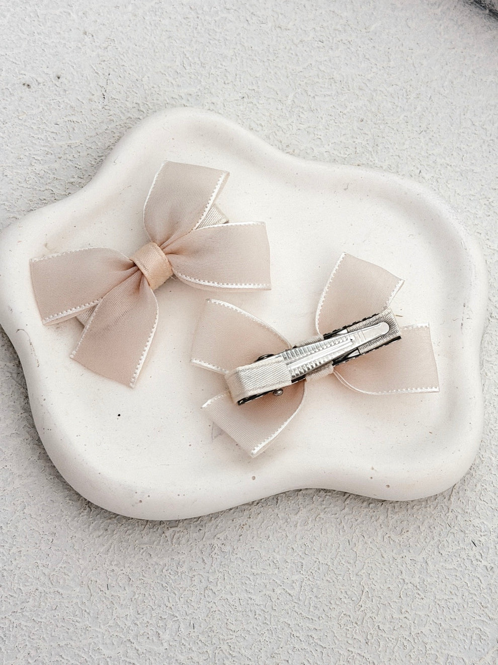 Girls ivory hair accessories for special occasions