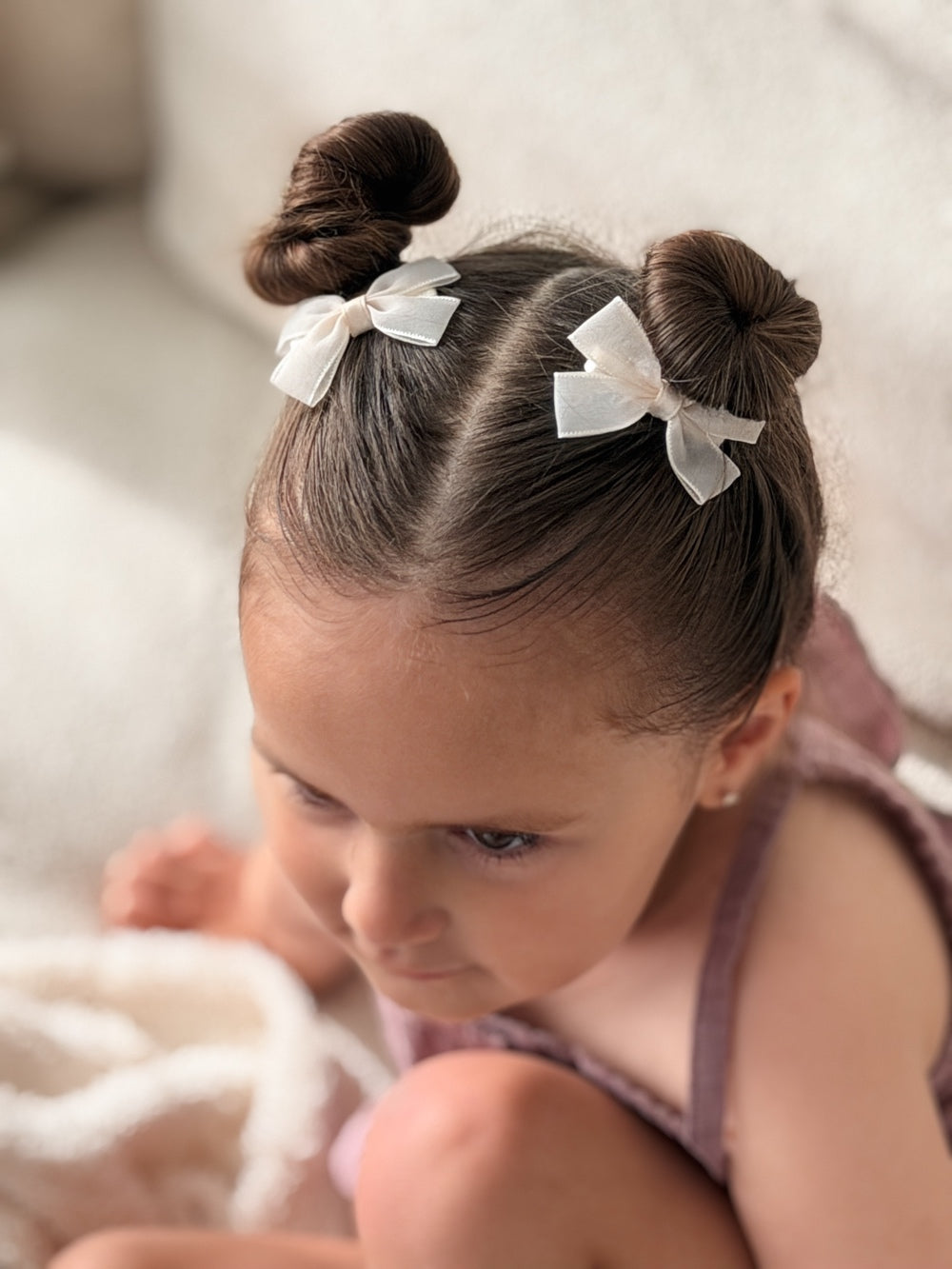 Mini ivory hair bows for toddlers