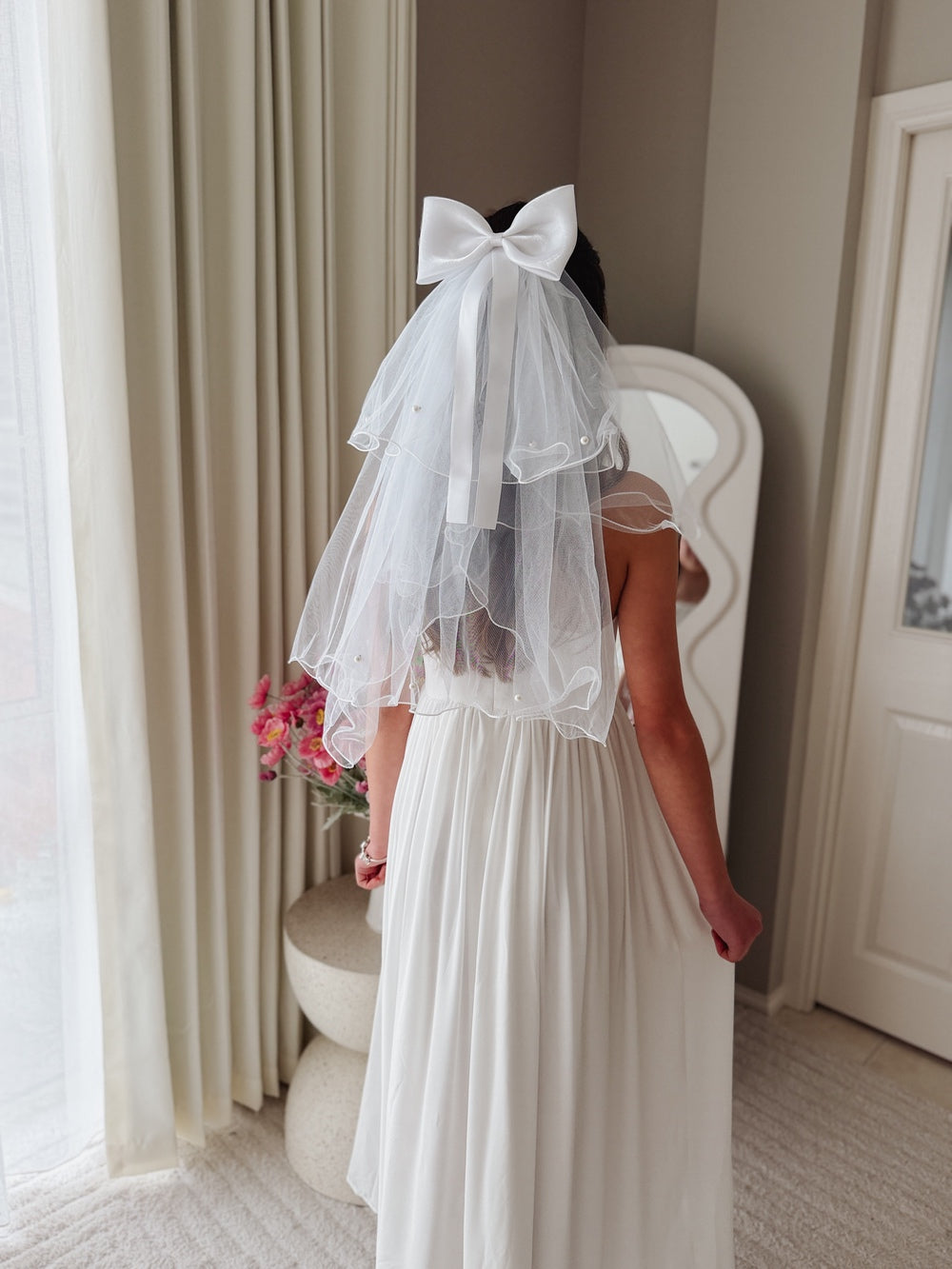 Pearl-trimmed Communion hair veil for girls