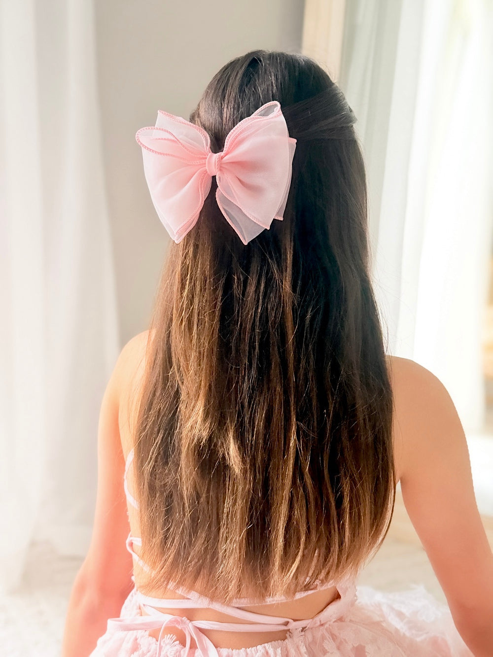 Wavy Girls Bow - Light Pink