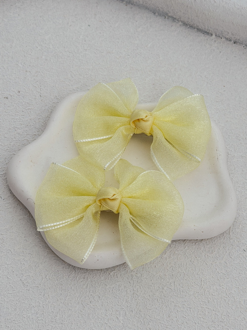 Girls yellow alligator clip bows for hairstyles